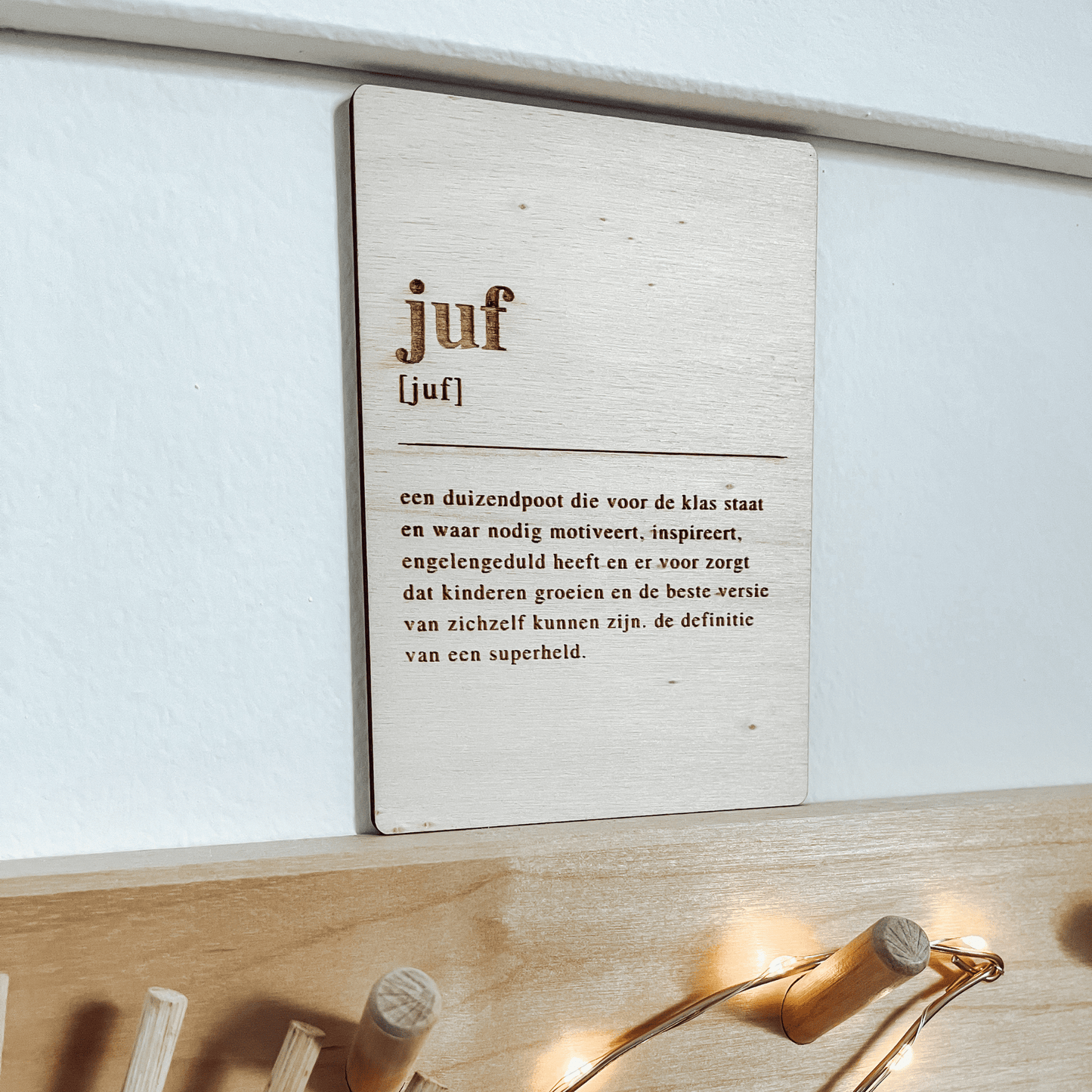 Houten bedankkaartje – een uniek cadeau voor juf als blijk van waardering voor hun inzet - sfeerimpressie.