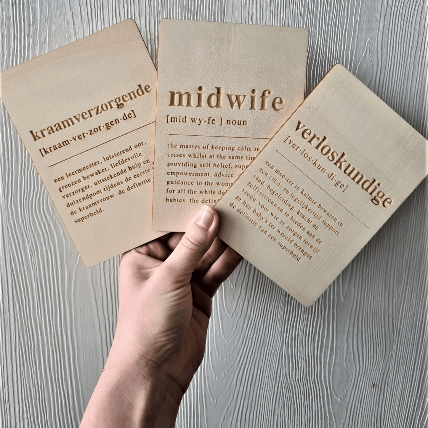Houten bedankkaartje voor verloskundige, midwife en kraamzorg – uniek en betekenisvol cadeau als blijk van waardering.