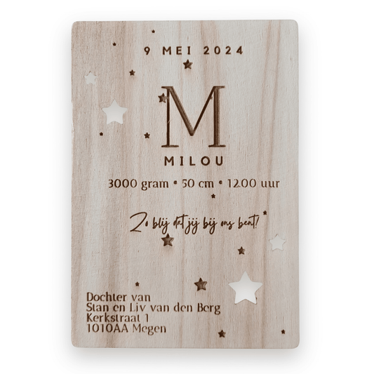 Houten geboortekaartje Milou - Achterkant - uniek en duurzaam alternatief voor traditionele kaartjes.