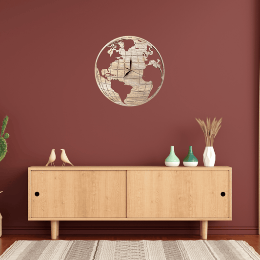 Houten wandklok van wereldkaart zonder cijfers groot op muur – stijlvolle klok van hout, verkrijgbaar in verschillende modellen, waaronder een klok met wereldkaart.