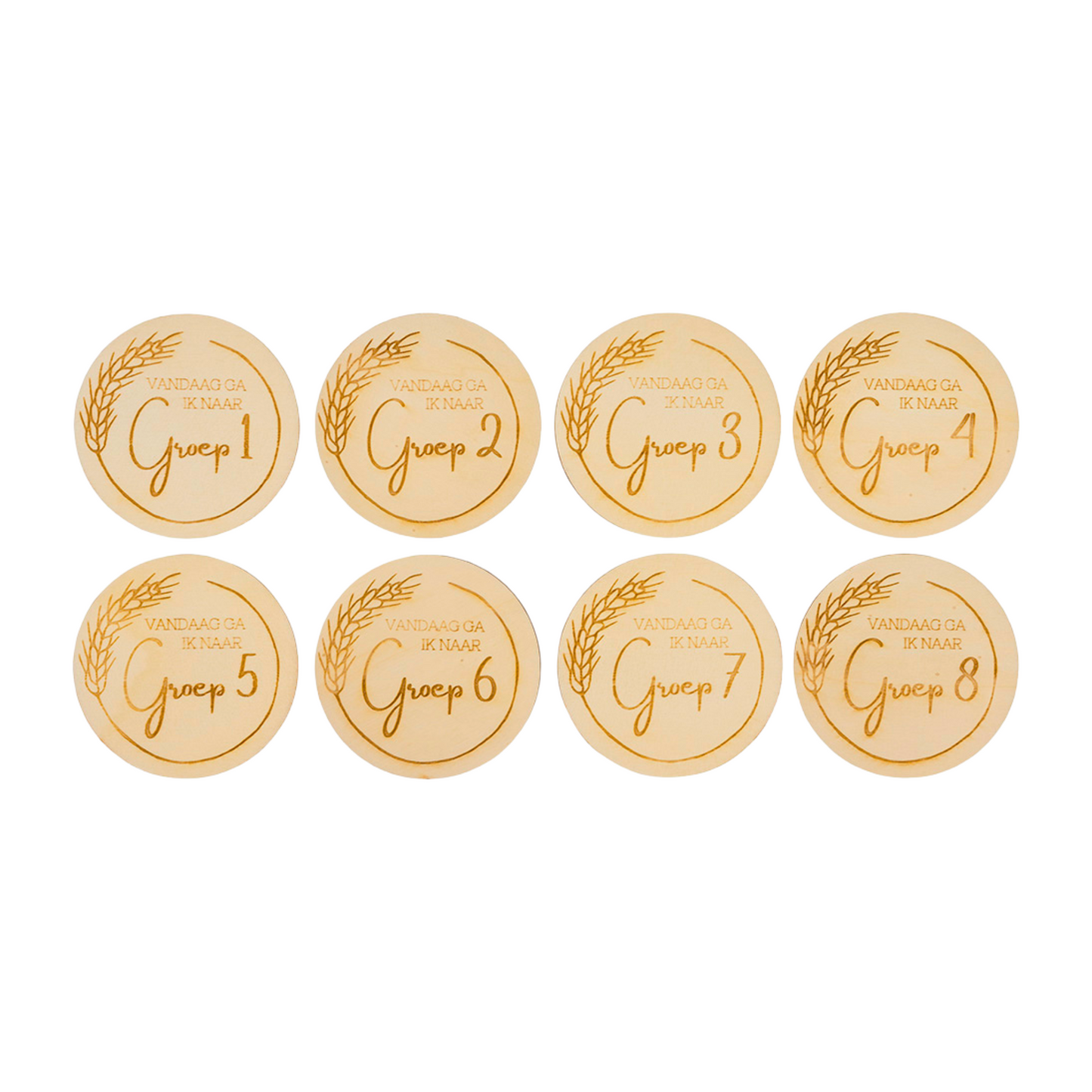 Set van houten mijlpaalkaarten met groep 1 t/m 8, perfect voor het vastleggen van speciale momenten. Deze milestone kaarten zijn ideaal om schooljaren te documenteren. Graan motief alle mijlpaalkaarten los.
