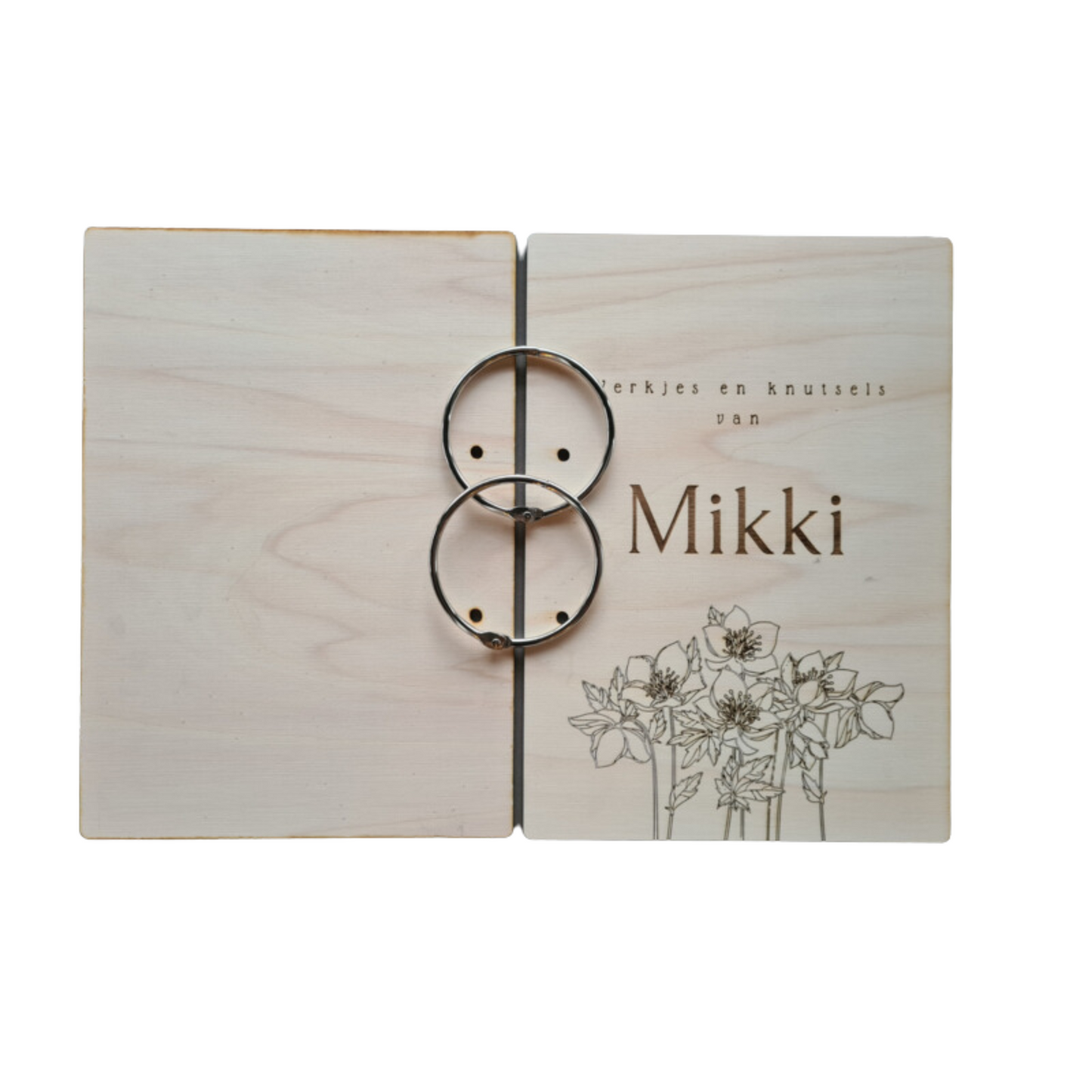 Houten bewaarmap met bloemen motief voor tekeningen en knutselwerkjes, ideaal om creaties netjes te bewaren. Deze gepersonaliseerde tekeningen bewaarmap is voorzien van stevige ringen en een natuurlijk houten ontwerp. Perfect voor het organiseren van kunstwerken en knutselwerkjes - voor-, achterkant en ringen los.