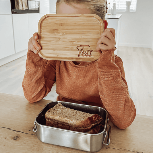 RVS broodtrommel met brood en kindje - Broodtrommel RVS met houten deksel - duurzame lunchbox RVS, gepersonaliseerd met naam.