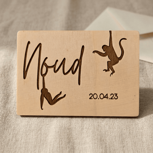 Houten geboortekaartje Noud - Voorkant - uniek en duurzaam alternatief voor traditionele kaartjes.