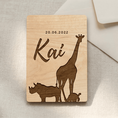 Houten geboortekaartje Kai - Voorkant - uniek en duurzaam alternatief voor traditionele kaartjes.