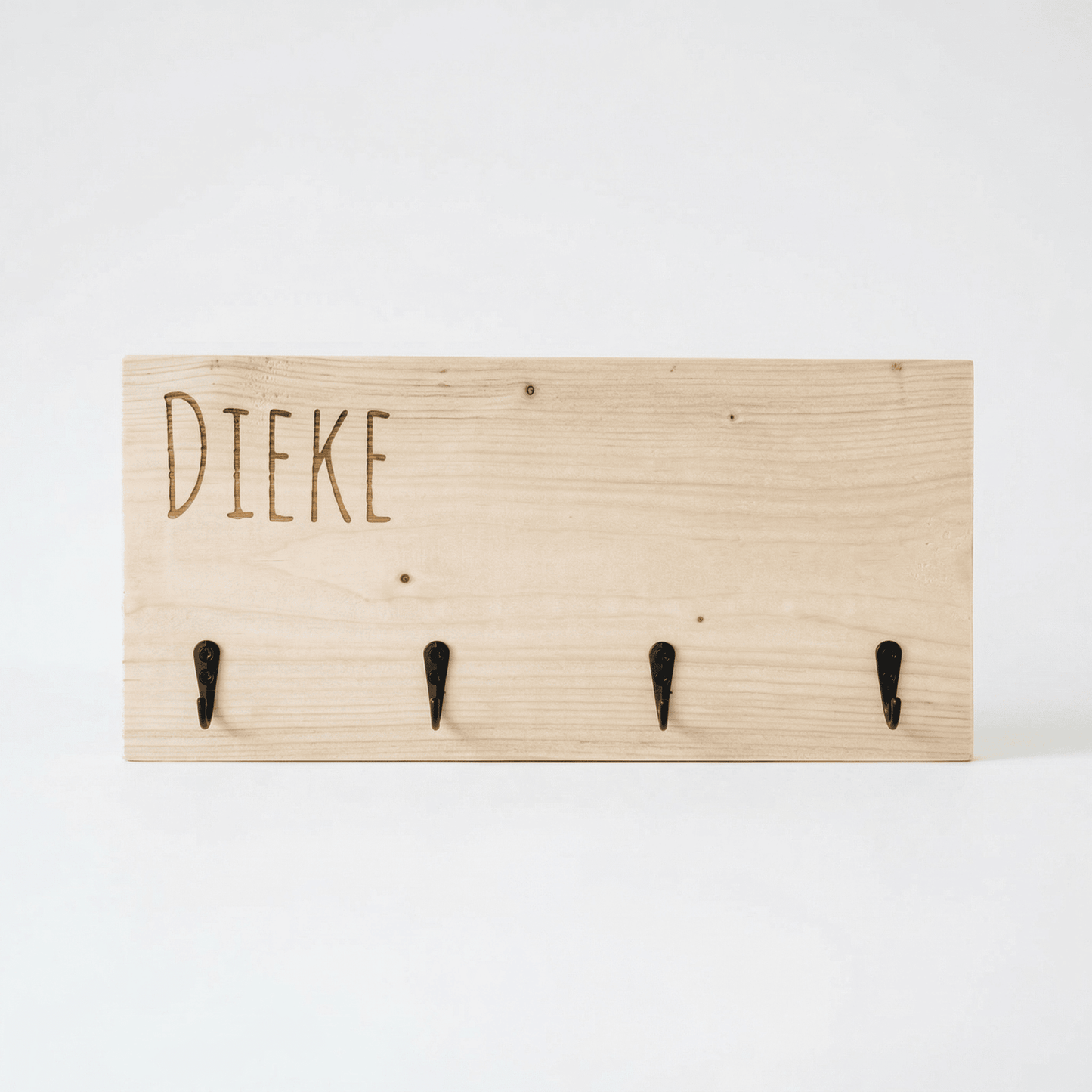 Kinderkapstok van steigerhout met naam Dieke