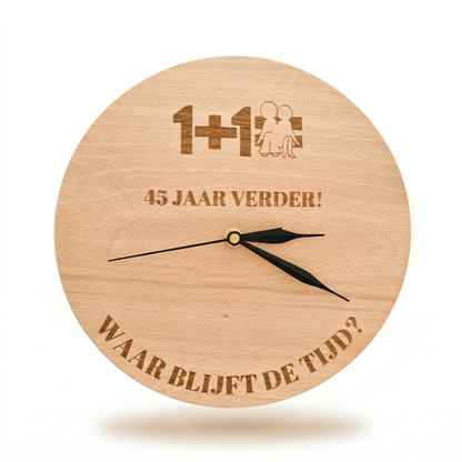 Houten wandklok met eigen ontwerp – stijlvolle klok van hout, verkrijgbaar in verschillende modellen, waaronder een klok met wereldkaart.